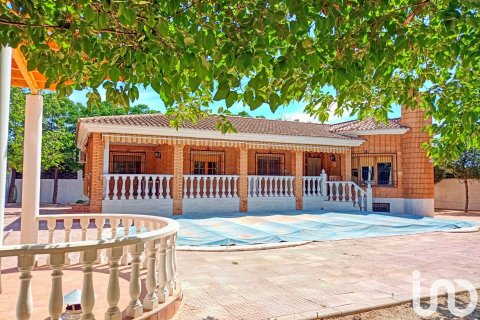 Hus till salu i San Vicente del Raspeig, Alicante, Spanien 6 sovrum, 345 kvm. Nr. 154242 - foto 28