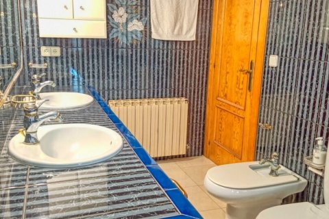 Hus till salu i San Vicente del Raspeig, Alicante, Spanien 6 sovrum, 345 kvm. Nr. 154242 - foto 10