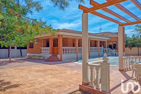 Hus till salu i San Vicente del Raspeig, Alicante, Spanien 6 sovrum, 345 kvm. Nr. 154242 - foto 3