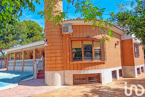 Hus till salu i San Vicente del Raspeig, Alicante, Spanien 6 sovrum, 345 kvm. Nr. 154242 - foto 2