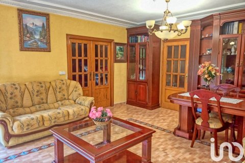 Hus till salu i San Vicente del Raspeig, Alicante, Spanien 6 sovrum, 345 kvm. Nr. 154242 - foto 5