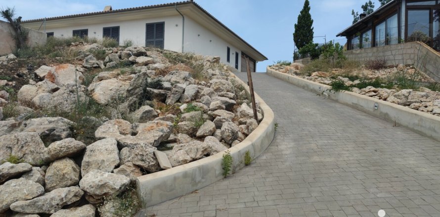 House à Esporles, Mallorca, Espagne 3 chambres, 1875 m2 No. 154243