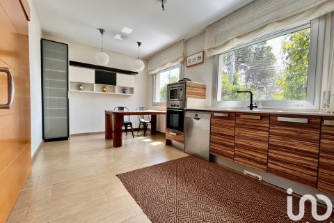 Dom w Corbera de Llobregat, Barcelona, Hiszpania 4 sypialnie, 245 mkw. nr 154245 – zdjęcie 8