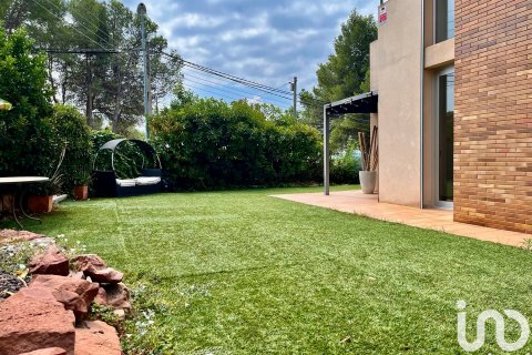 Dom w Corbera de Llobregat, Barcelona, Hiszpania 4 sypialnie, 245 mkw. nr 154245 – zdjęcie 2