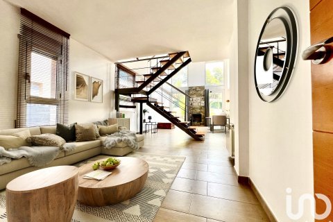 Dom w Corbera de Llobregat, Barcelona, Hiszpania 4 sypialnie, 245 mkw. nr 154245 – zdjęcie 5