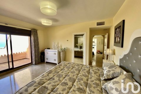 Apartment à vendre à Castillo de la Duquesa, Malaga, Espagne, 3 chambres, 194 m2 No. 154240 - photo 7