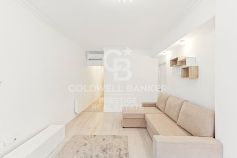 Apartment à vendre à Barcelona, Espagne, 4 chambres, 111 m2 No. 157294 - photo 3
