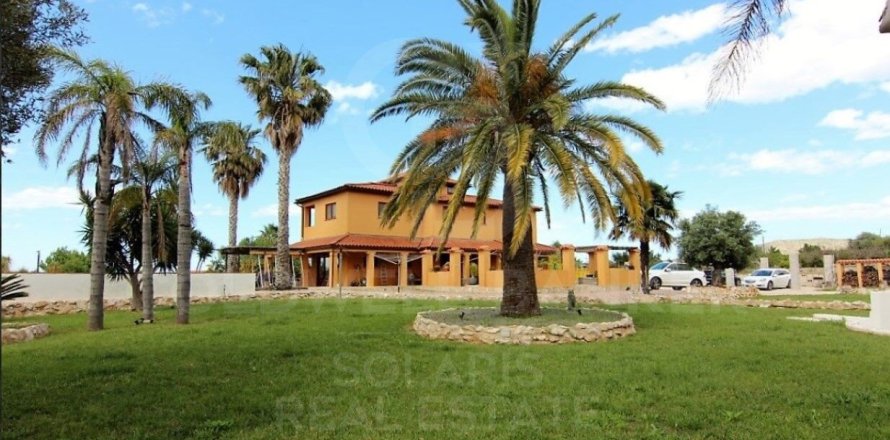 Hus i Pedreguer, Alicante, Spanien 5 sovrum, 570 kvm. Nr. 157289