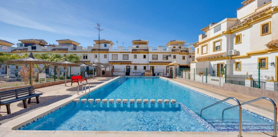 Casa a Torrevieja, Alicante, Spagna 3 camere da letto, 91 mq. N° 165900