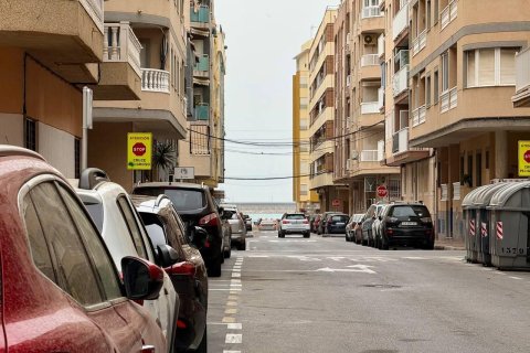 Lägenhet till salu i Torrevieja, Alicante, Spanien 2 sovrum, 64 kvm. Nr. 165904 - foto 15