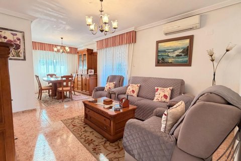 Apartamento en Torrevieja, Alicante, España 3 dormitorios, 86 m2 No. 149301