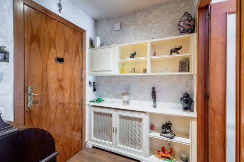 Apartment à vendre à Sant Feliu de Llobregat, Barcelona, Espagne, 3 chambres, 104 m2 No. 181323 - photo 2