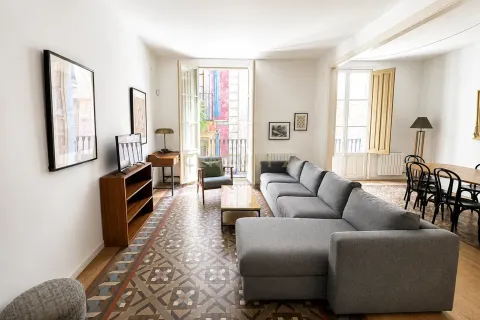Apartamento en Barcelona, España 2 dormitorios, 85 m2 No. 181321