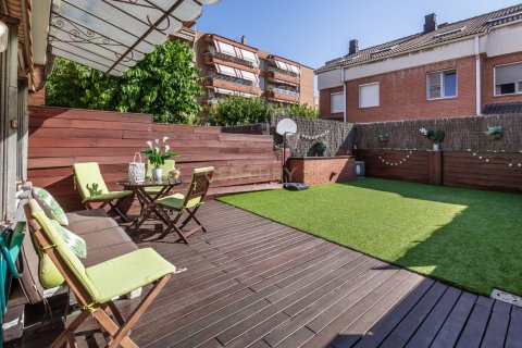 Сasa en Sant Joan Despí, Barcelona, España 4 dormitorios, 219 m2 No. 181324
