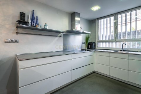 Сasa en venta en Sant Joan Despí, Barcelona, España 4 dormitorios, 219 m2 No. 181324 - foto 7