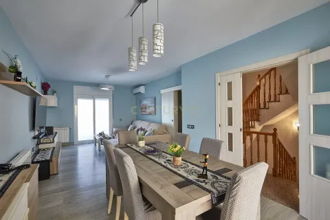 House in Sant Pere de Ribes, Barcelona, Spanien 4 Schlafzimmer, 207 m2 Nr. 181320