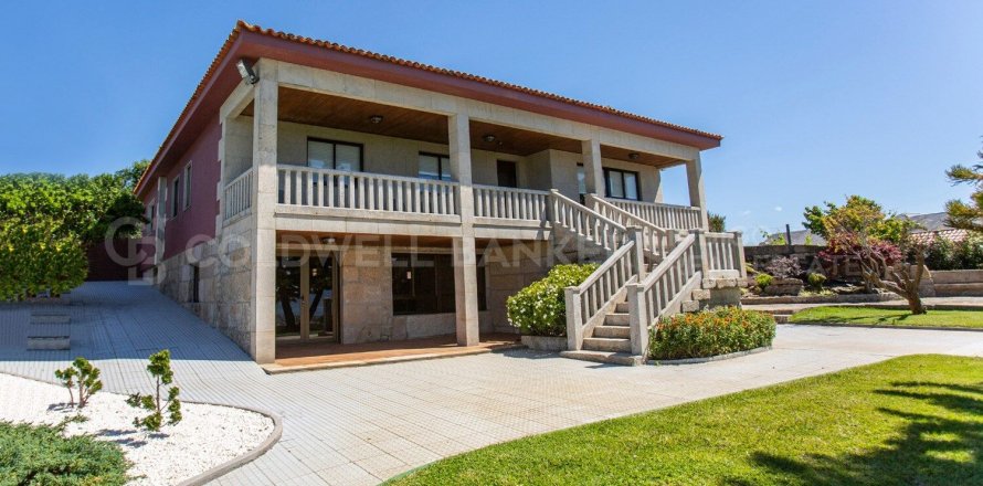 Дом в Санхенхо, Понтеведра, Испания 4 спальни, 772м2 №160133