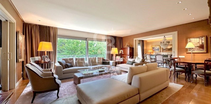 Lägenhet i Barcelona, Spanien 5 sovrum, 400 kvm. Nr. 160131