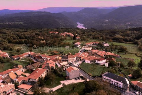 Dom w Parada De Sil, Ourense, Hiszpania 7 sypialni, 820 mkw. nr 160130