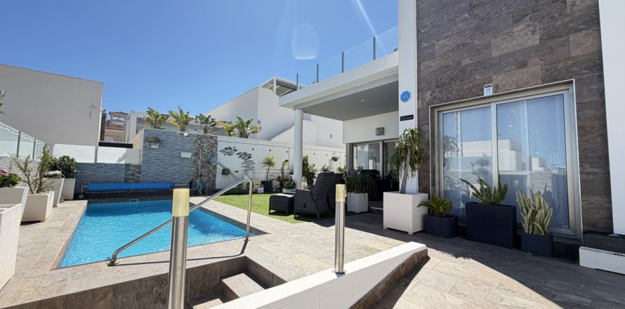 Villa Villamartin, Alicante, Spānijā 3 istabas, 115 m2 Nr. 188899