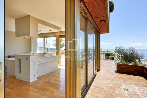 Villa for sale in Arenys de Mar, Barcelona, Spain 8 bedrooms, 965 sq.m. No. 150494 - photo 7