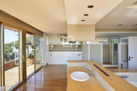 Villa for sale in Arenys de Mar, Barcelona, Spain 8 bedrooms, 965 sq.m. No. 150494 - photo 11