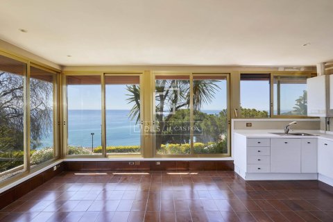 Villa for sale in Arenys de Mar, Barcelona, Spain 8 bedrooms, 965 sq.m. No. 150494 - photo 18