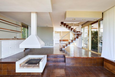 Villa for sale in Arenys de Mar, Barcelona, Spain 8 bedrooms, 965 sq.m. No. 150494 - photo 17