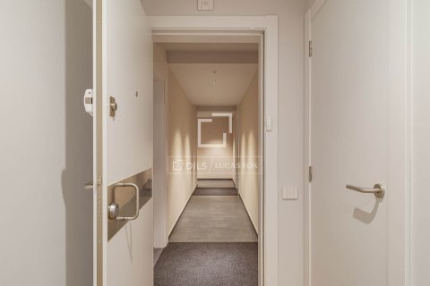 Lägenhet till salu i Barcelona, Spanien 3 sovrum, 104 kvm. Nr. 150490 - foto 23