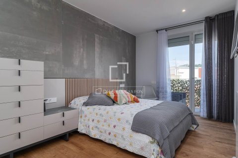 Lägenhet till salu i Barcelona, Spanien 3 sovrum, 104 kvm. Nr. 150490 - foto 8