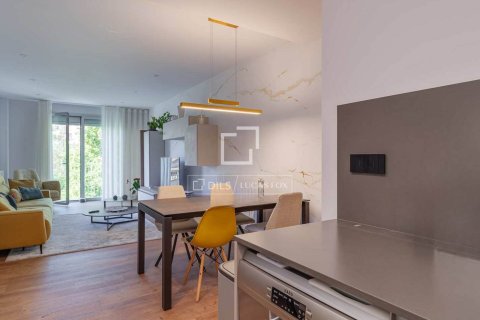 Lägenhet till salu i Barcelona, Spanien 3 sovrum, 104 kvm. Nr. 150490 - foto 3