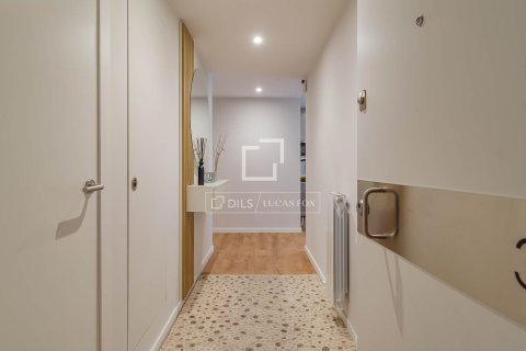 Lägenhet till salu i Barcelona, Spanien 3 sovrum, 104 kvm. Nr. 150490 - foto 22