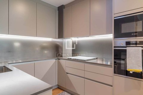 Lägenhet till salu i Barcelona, Spanien 3 sovrum, 104 kvm. Nr. 150490 - foto 7