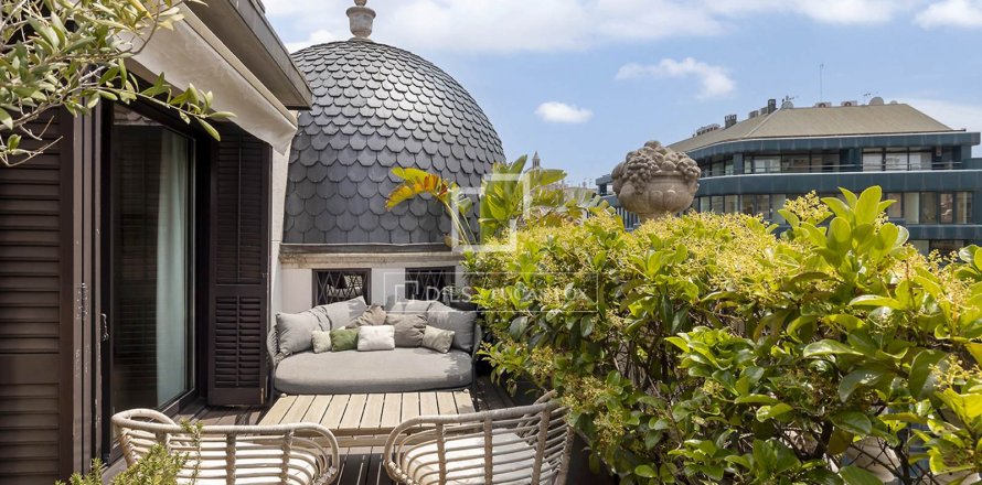 Kattohuoneisto Barcelona, Espanja 3 makuuhuonetta, 181 m2 No. 150491