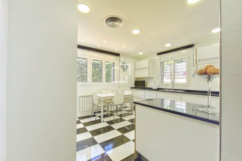 Villa for sale in Vilanova i la Geltru, Barcelona, Spain 5 bedrooms, 522 sq.m. No. 150493 - photo 27