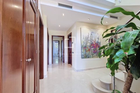 Villa for sale in Vilanova i la Geltru, Barcelona, Spain 5 bedrooms, 522 sq.m. No. 150493 - photo 10