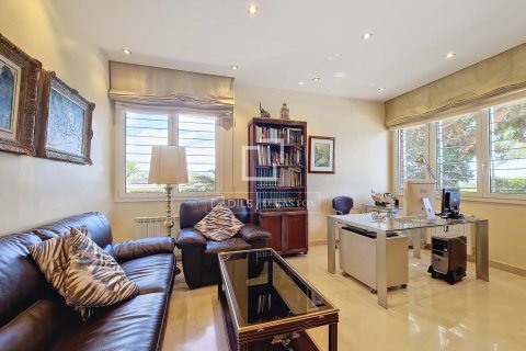 Villa for sale in Vilanova i la Geltru, Barcelona, Spain 5 bedrooms, 522 sq.m. No. 150493 - photo 14