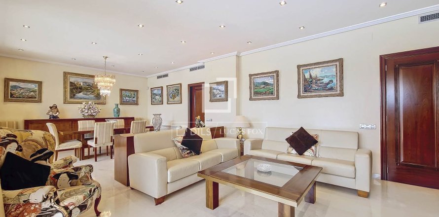 Villa in Vilanova i la Geltru, Barcelona, Spain 5 bedrooms, 522 sq.m. No. 150493