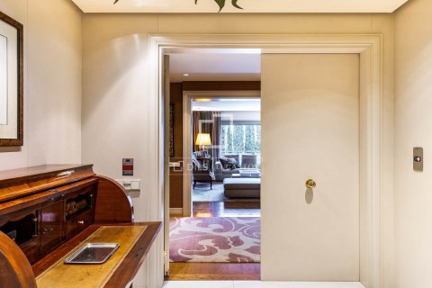 Dzīvoklis pārdošanā Barcelona, Spānijā 5 istabas, 400 m2 Nr. 150492 - attēls 13