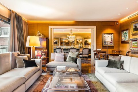 Dzīvoklis pārdošanā Barcelona, Spānijā 5 istabas, 400 m2 Nr. 150492 - attēls 2