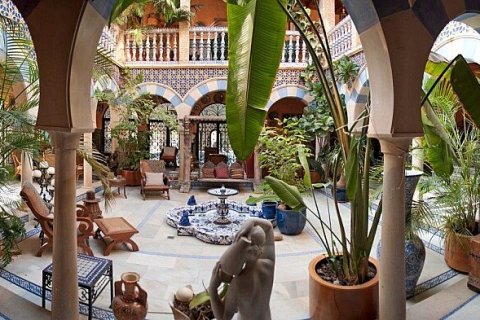 Apartment for sale Alicante, Spain 5 bedrooms, 860 sq.m. No. 111295 - photo 2