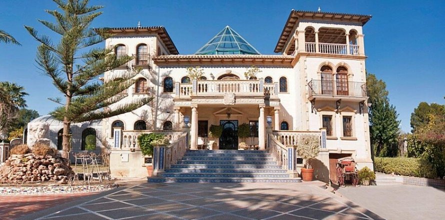 Apartment Alicante, Spain 5 bedrooms, 860 sq.m. No. 111295