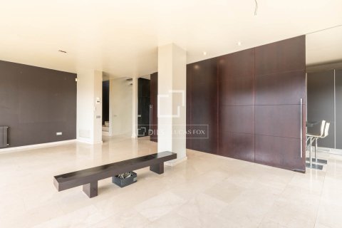 Villa till salu i Matadepera, Barcelona, Spanien 4 sovrum, 376 kvm. Nr. 150874 - foto 9