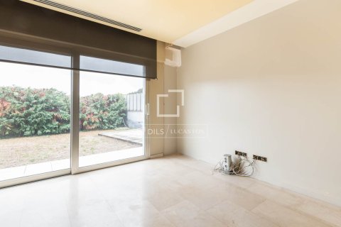 Villa till salu i Matadepera, Barcelona, Spanien 4 sovrum, 376 kvm. Nr. 150874 - foto 12