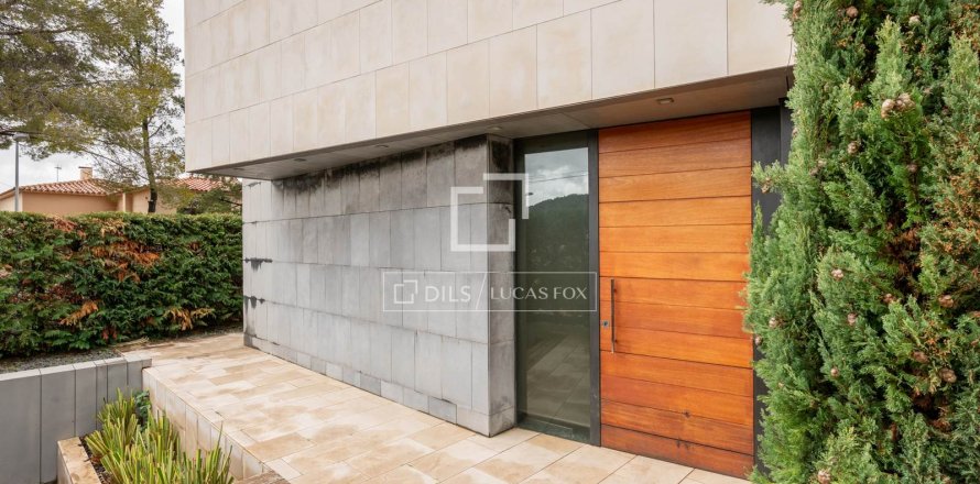 Villa i Matadepera, Barcelona, Spanien 4 sovrum, 376 kvm. Nr. 150874