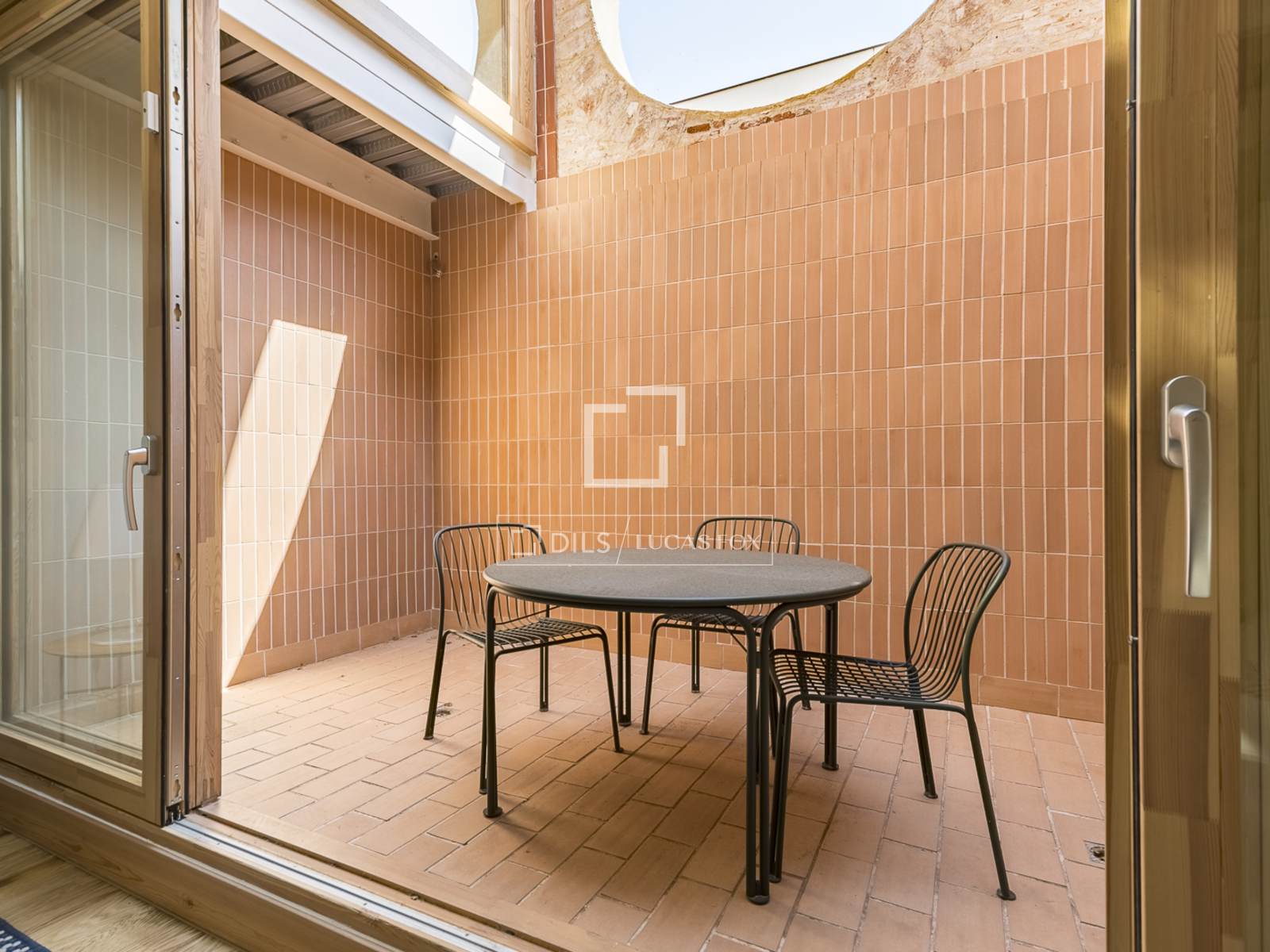 Apartamento en Barcelona, España 2 dormitorios, 188 m2 No. 150880