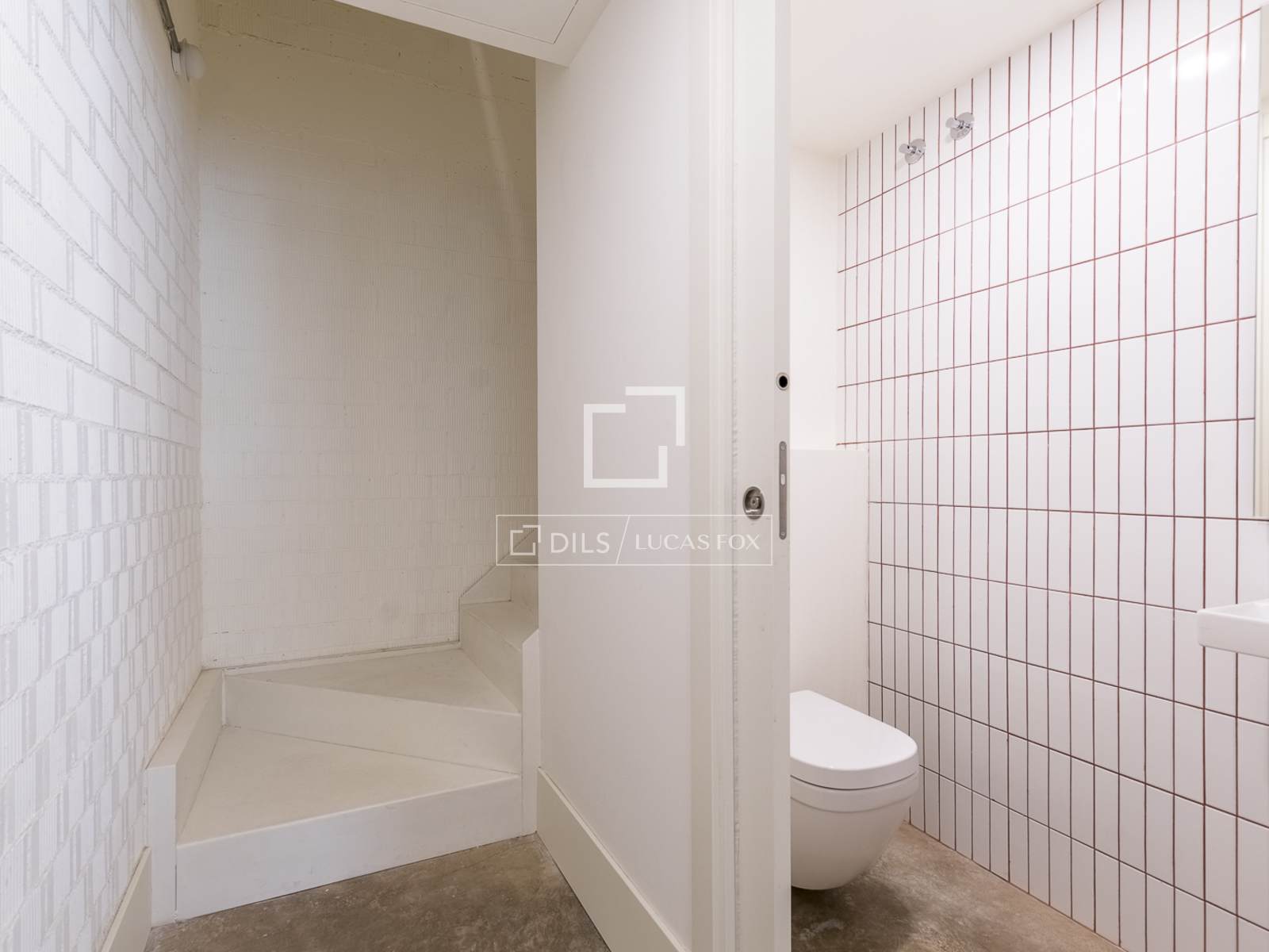 Apartamento en Barcelona, España 2 dormitorios, 188 m2 No. 150880