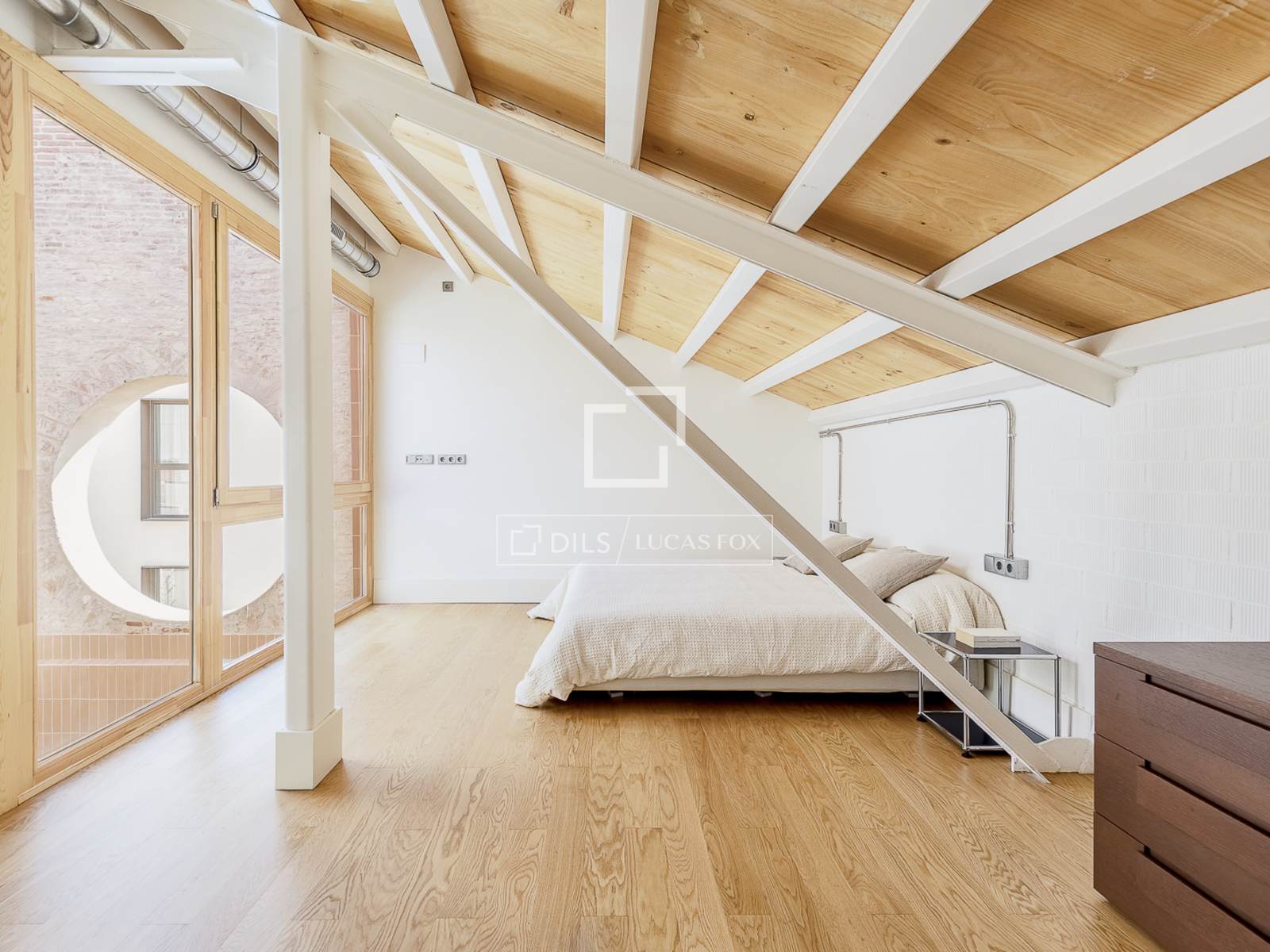 Apartamento en Barcelona, España 2 dormitorios, 188 m2 No. 150880