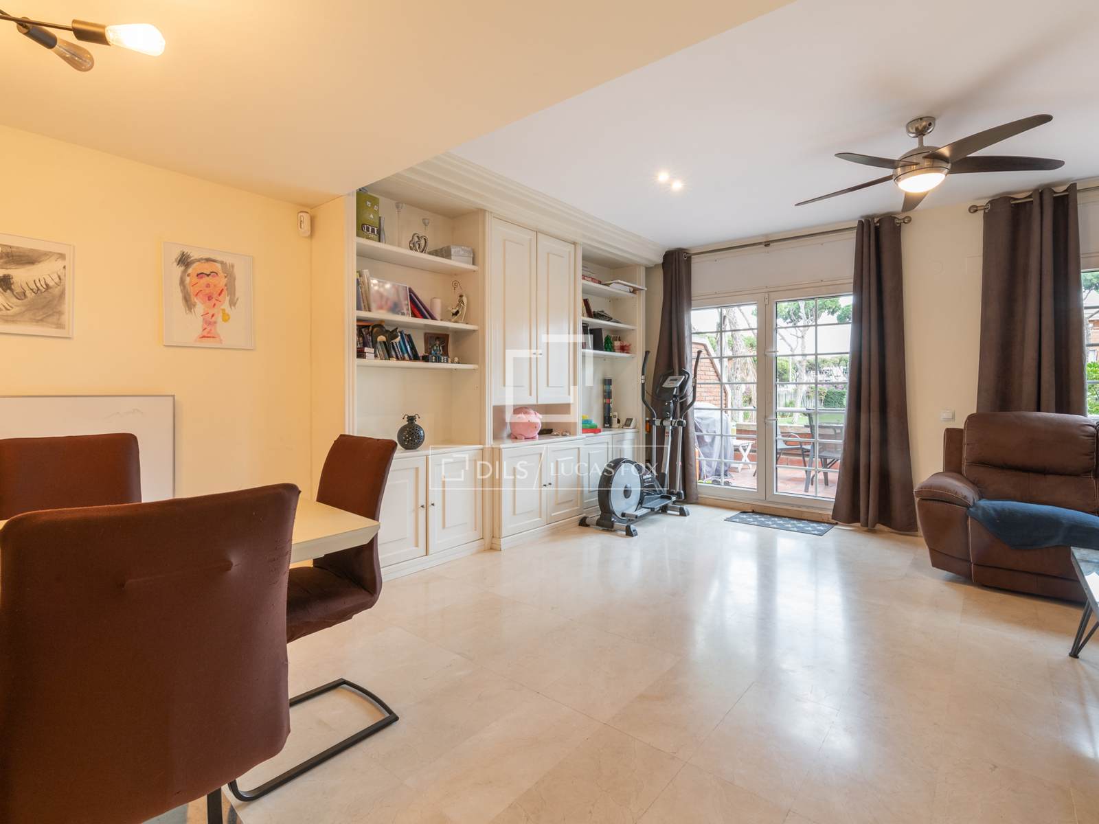 Huvila Gava, Barcelona, Espanja 5 makuuhuonetta, 292 m2 No. 150878