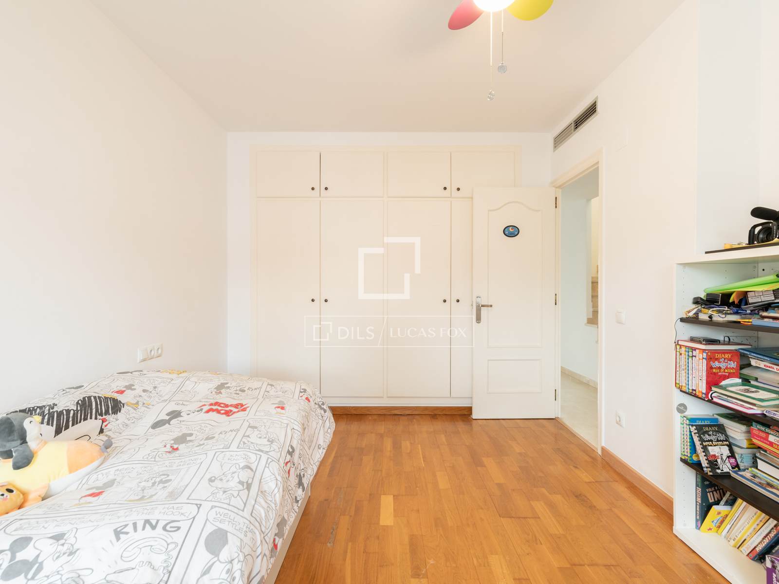 Huvila Gava, Barcelona, Espanja 5 makuuhuonetta, 292 m2 No. 150878